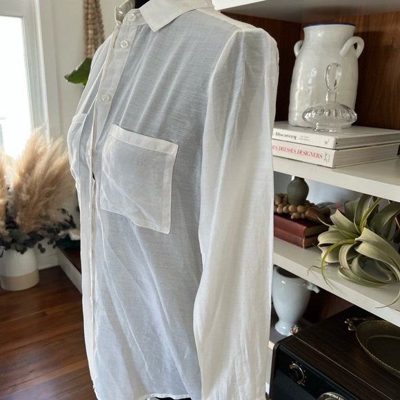 White button up collared shirt blouse in XS - Picture 7 of 8